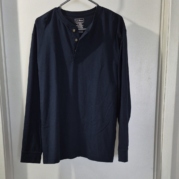 L.L. Bean Men's Dark Blue Long Sleeve Henley - Picture 5 of 6